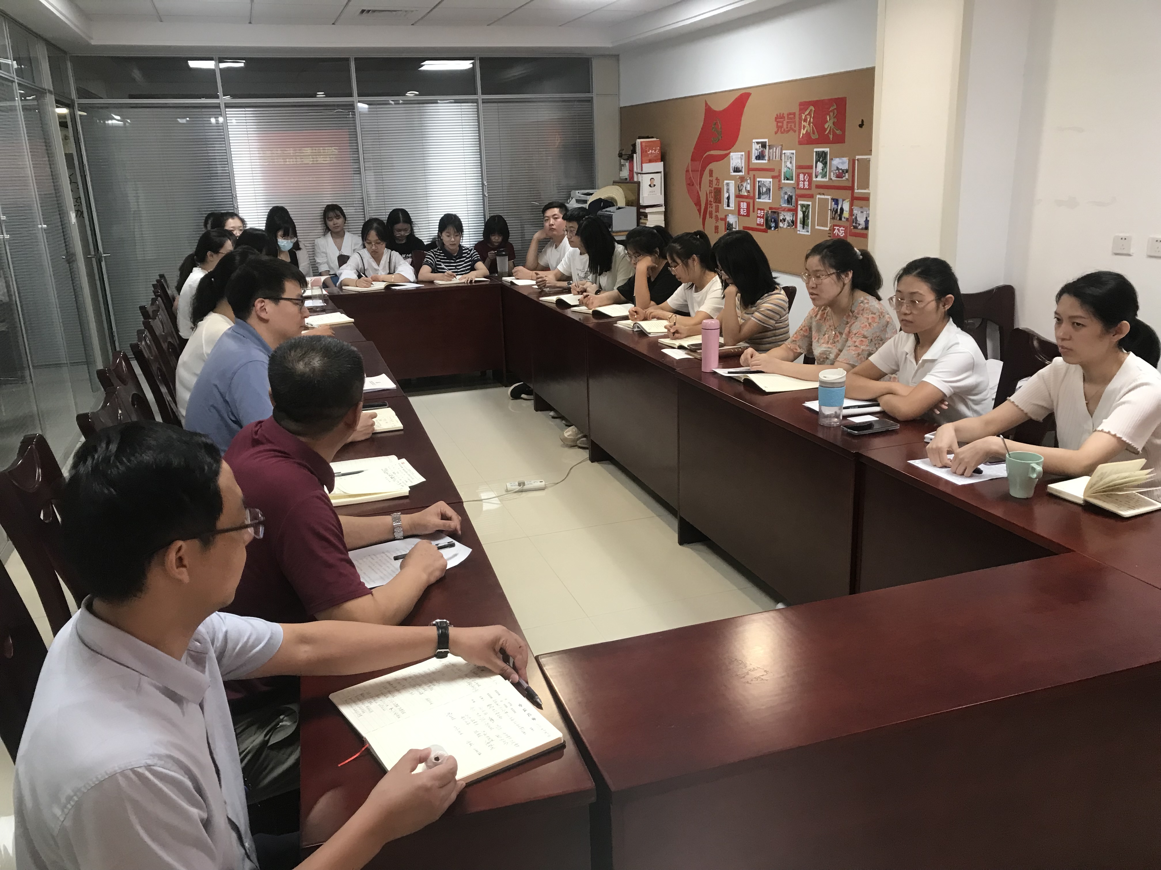 b687d0fb5ce449f296f91bb315232632.jpg b687d0fb5ce449f296f91bb315232632.jpg