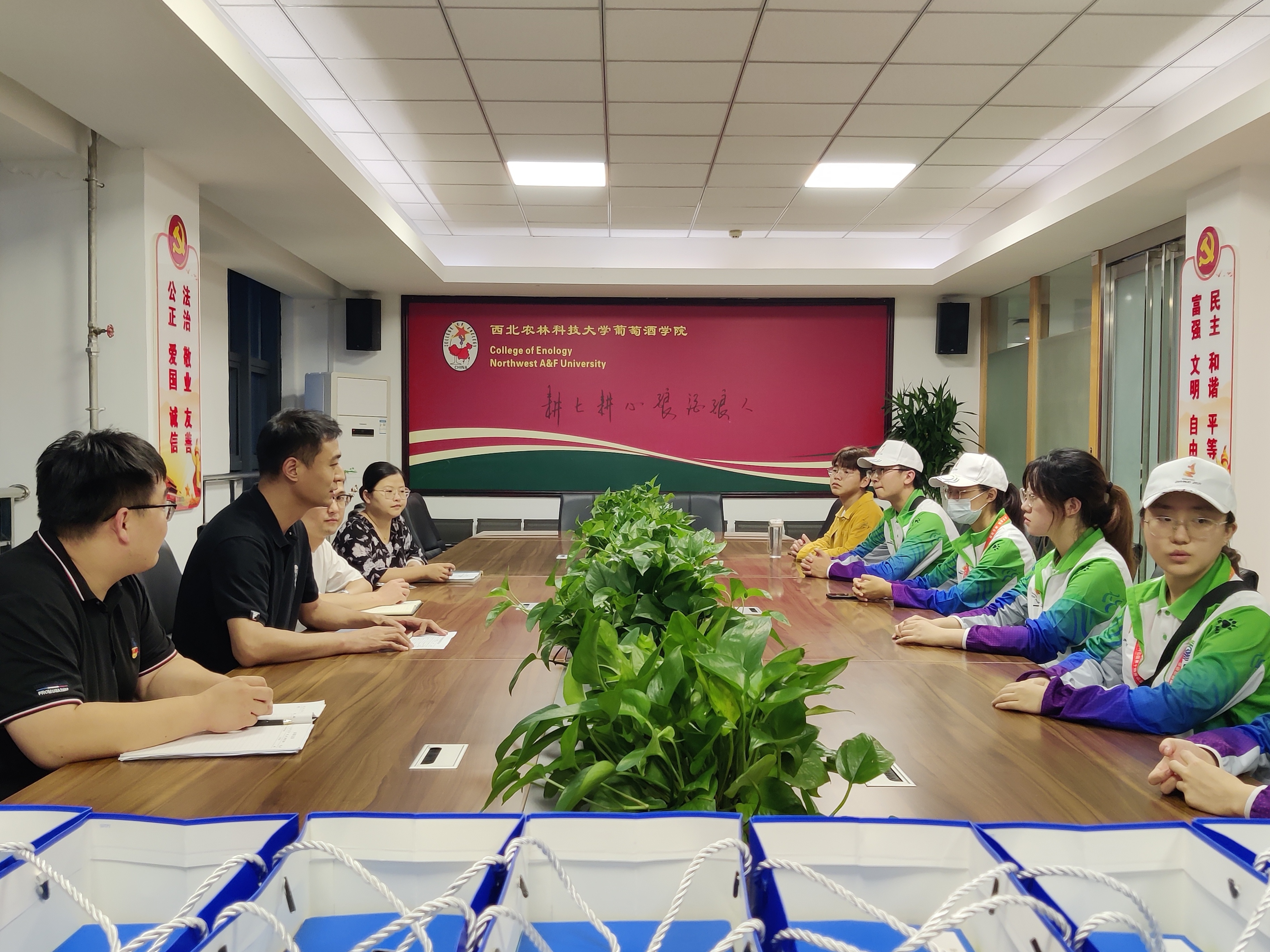 b846658d3d9042a79d0bfd06d176ed39.jpg b846658d3d9042a79d0bfd06d176ed39.jpg