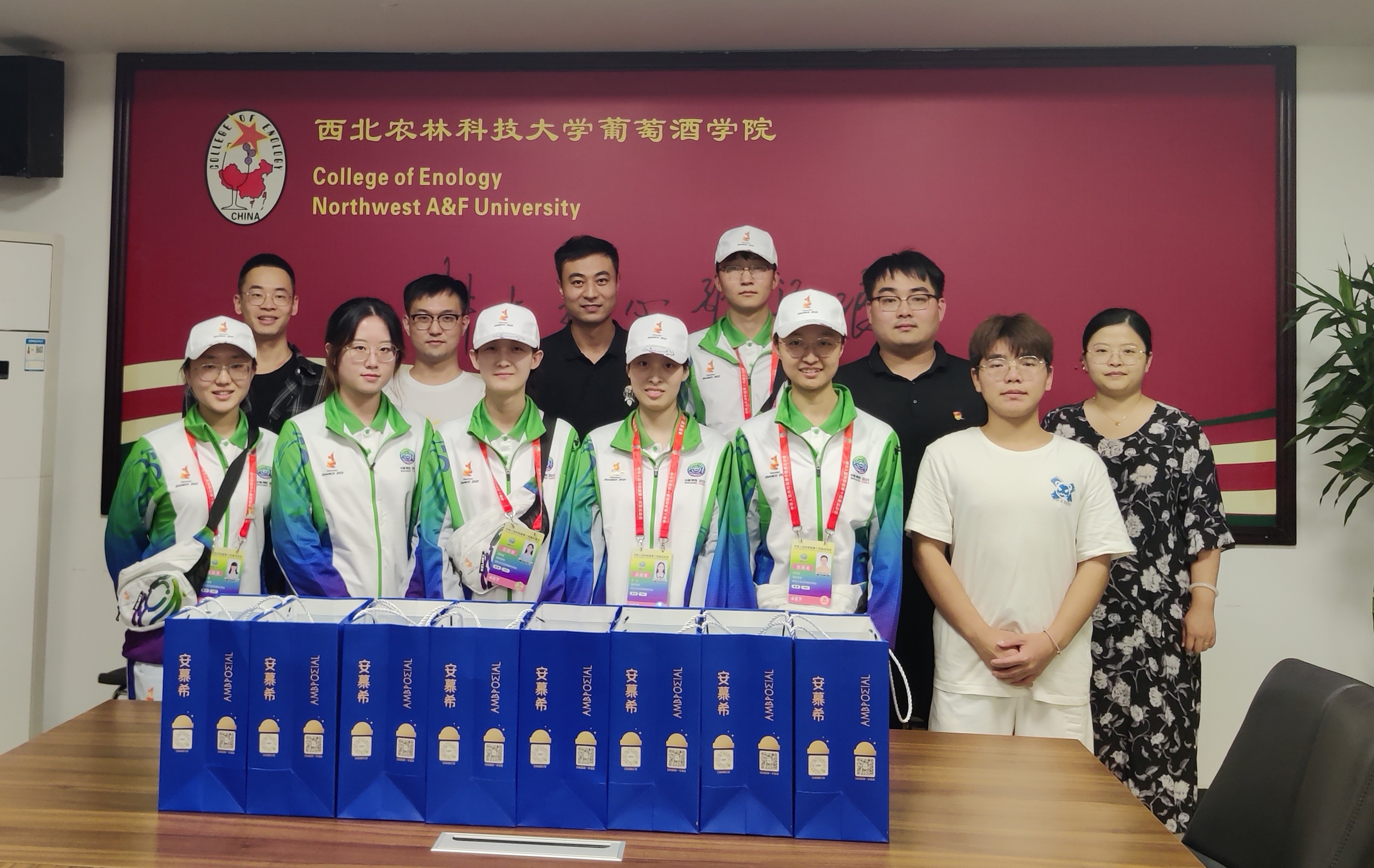 bbfc5dc7ca754906a8893178e4cdfea1.jpg bbfc5dc7ca754906a8893178e4cdfea1.jpg