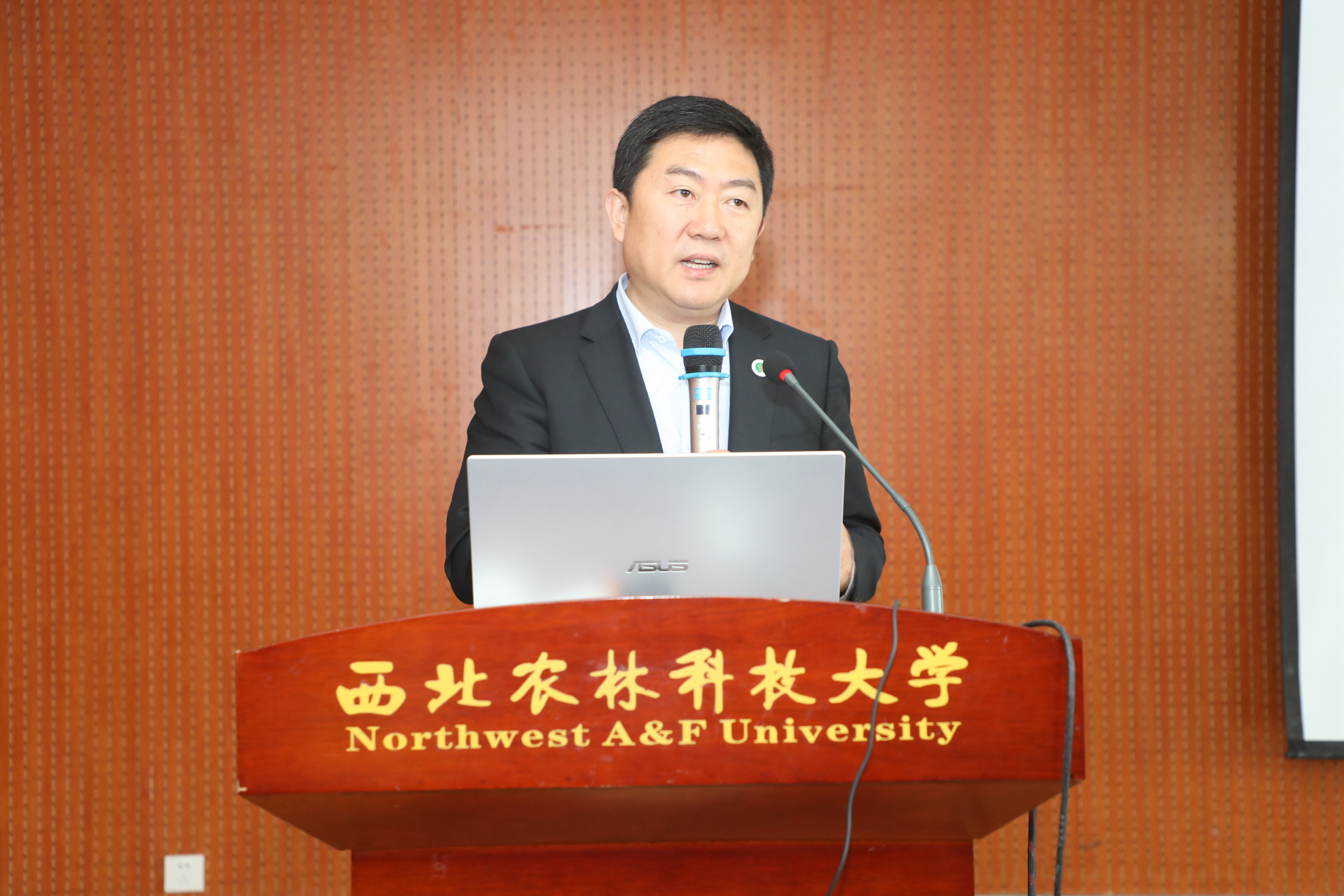 3c35c8a0507d40b8920f3ab08ff6146e.jpg 3c35c8a0507d40b8920f3ab08ff6146e.jpg