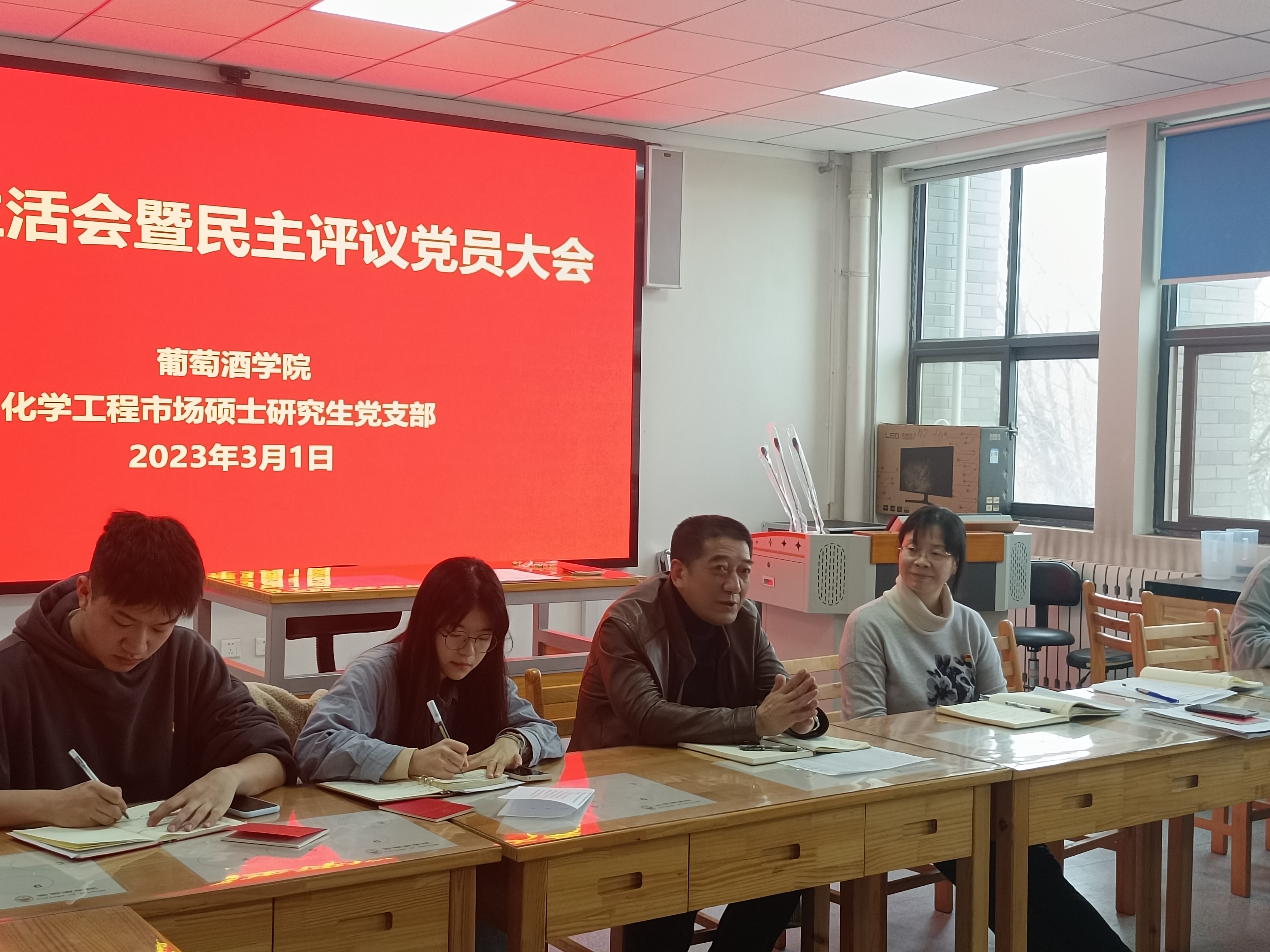 b867f4c61f484619b758a2159fd4b540.jpg b867f4c61f484619b758a2159fd4b540.jpg