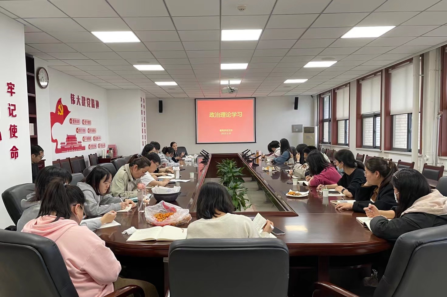 c0d49ee340b943f9813b9042e123fc73.jpg c0d49ee340b943f9813b9042e123fc73.jpg